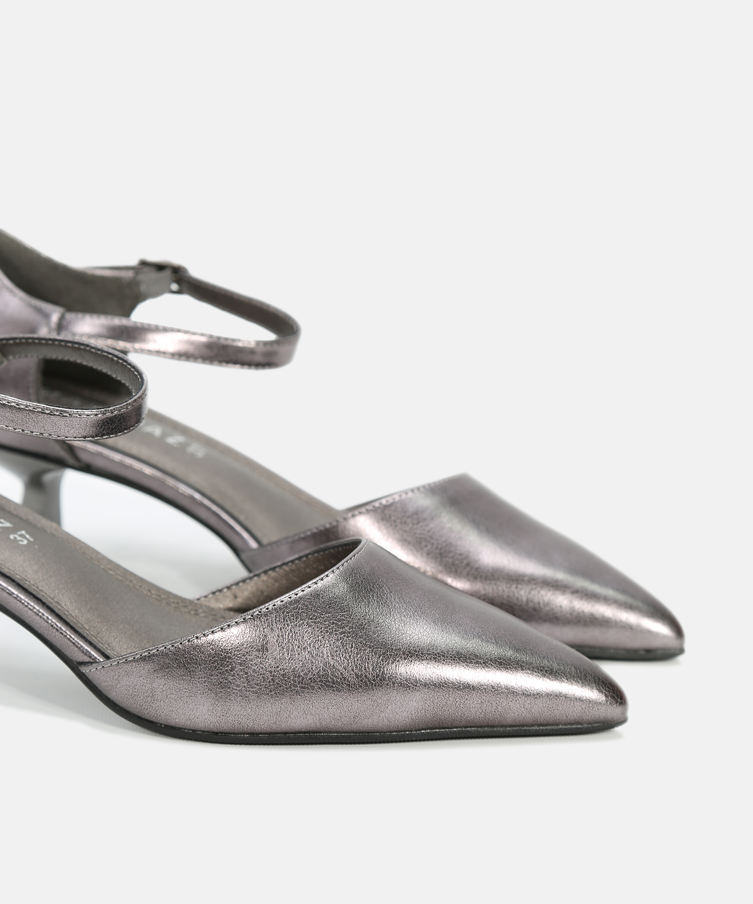 Sapatos salto kitten pulseira image number null